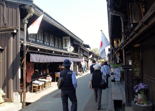 private-group-local-food-tour-in-takayama