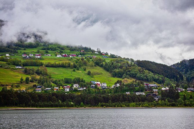 private-guided-tour-highlights-of-norway-trip-to-the-sognefjord-winter