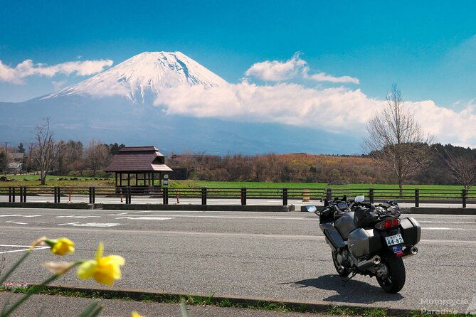 private-motorcycle-day-tour-to-fuji-and-hakone-onsen-and-nature
