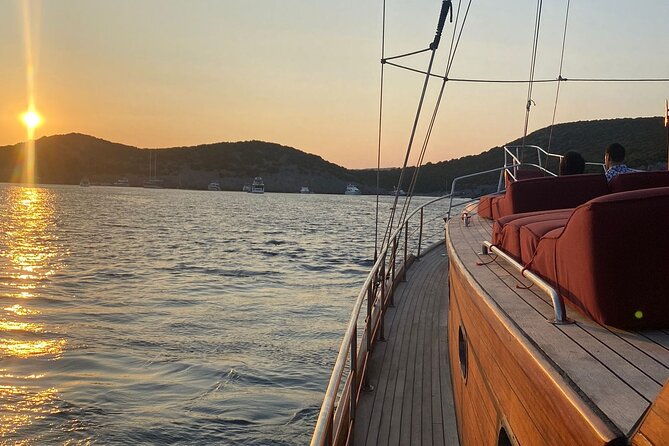 private-sunset-boat-tour-in-bodrum-with-dinner