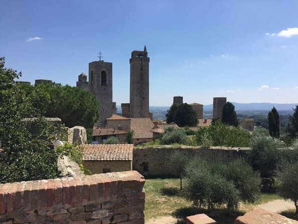 private-tour-guided-hike-in-tuscany-with-transport-from-siena