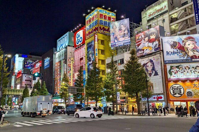 private-tour-tokyo-otaku-visit-places-on-anime-and-manga