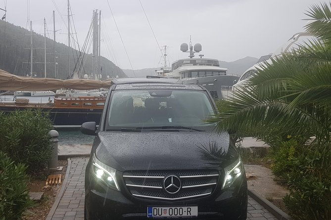 private-transfer-dubrovnik-airport-to-dubrovnik-aci-marina-in-komolac