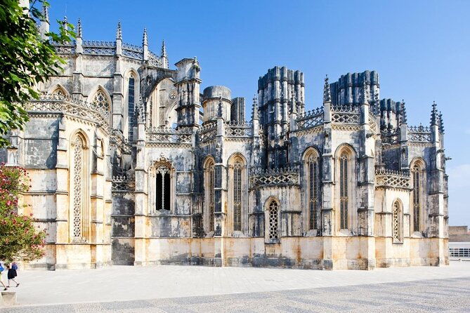 private-transfer-from-porto-to-lisbon-with-two-sightseeing-stops
