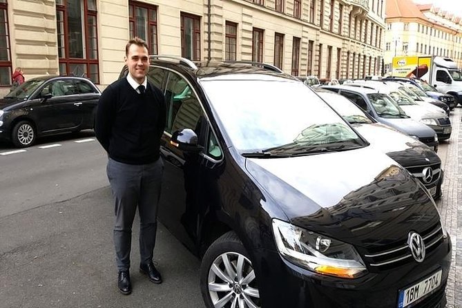 private-transfer-prague-to-salzburg-with-2h-stop-in-krumlov-in-a-sanitized-car