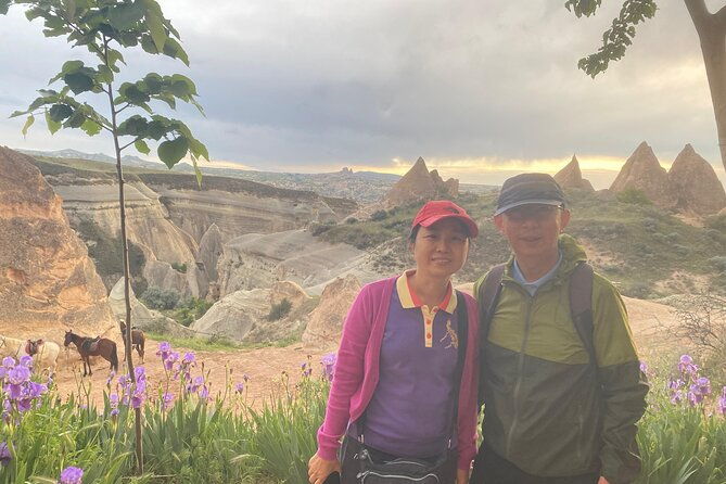 red-rose-valley-sunset-hiking-tour