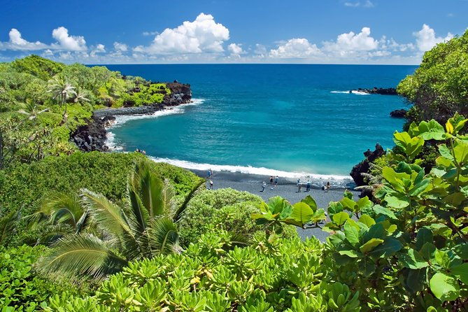 road-to-hana-luxury-limo-van-tour-with-helicopter-flight