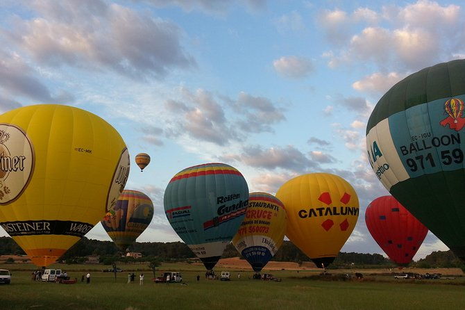 romantic-sunrise-balloon-tour-in-majorca