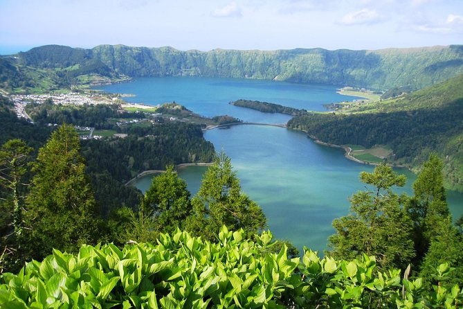 scenic-trails-of-sete-cidades-half-day-jeep-adventure