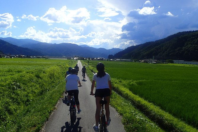 short-morning-cycling-tour-in-hida