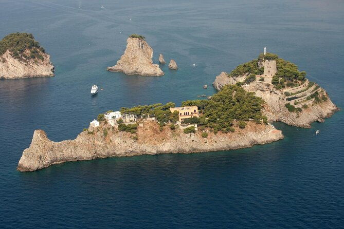 small-group-tour-to-positano-by-boat-at-sunset