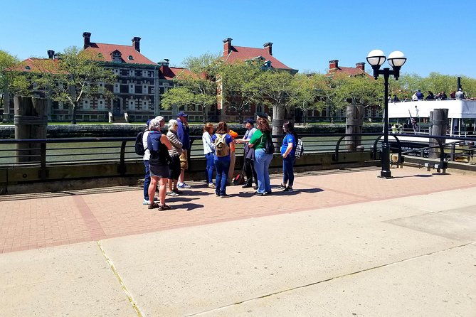 statue-of-liberty-and-ellis-island-guided-tour