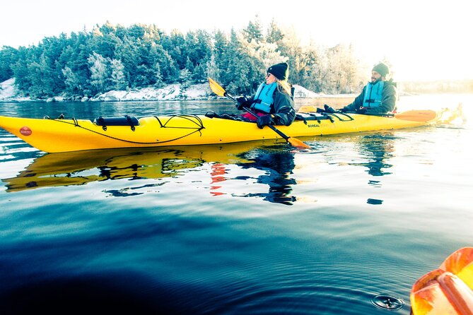 stockholm-winter-kayaking-swedish-fika-and-hot-sauna-experience