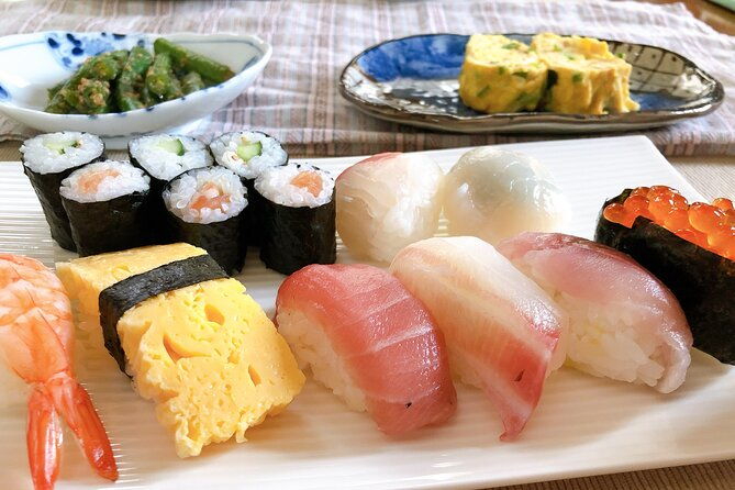 sushi-making-and-sake-tasting-experience