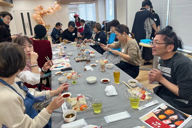 sushi-making-experience-class-in-naha-makishi-public-market