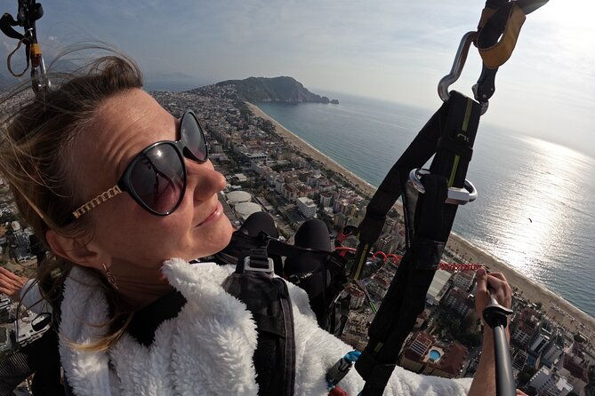 tandem-paragliding-in-alanya-with-professional-licensed-pilots