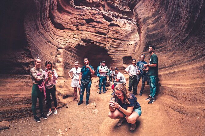 the-red-canyon-tour-small-group-trip-with-local-food-tasting-%e3%83%84