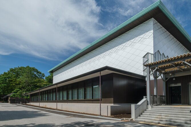 tokyo-art-culture-tour-sannomaru-shozokan-museum-sushi-making