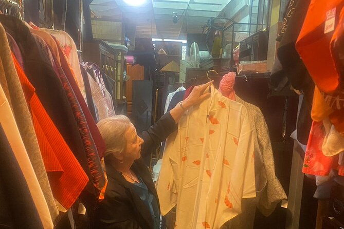 tour-of-antique-shops-cultural-stores-known-only-to-the-locals