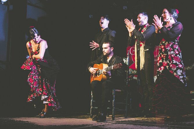 traditional-flamenco-show-at-tablao-casa-ana