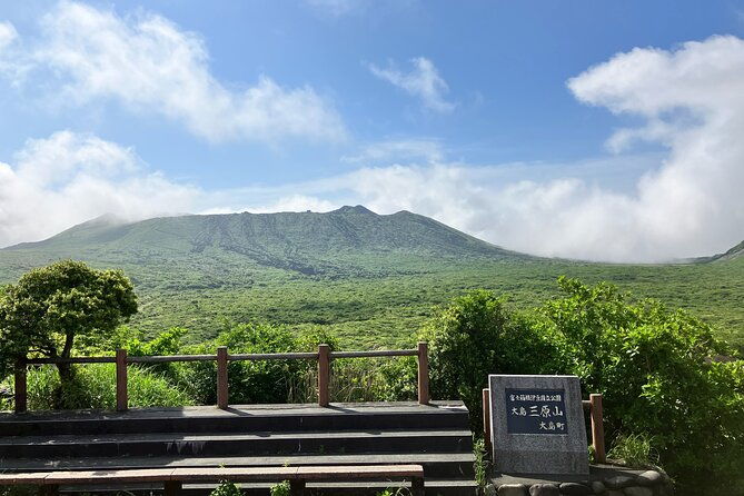 trekking-volcanic-island-in-izu-oshima