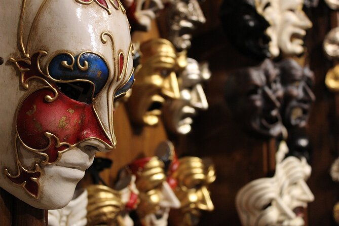 venice-carnival-mask-making-class-in-venice-italy