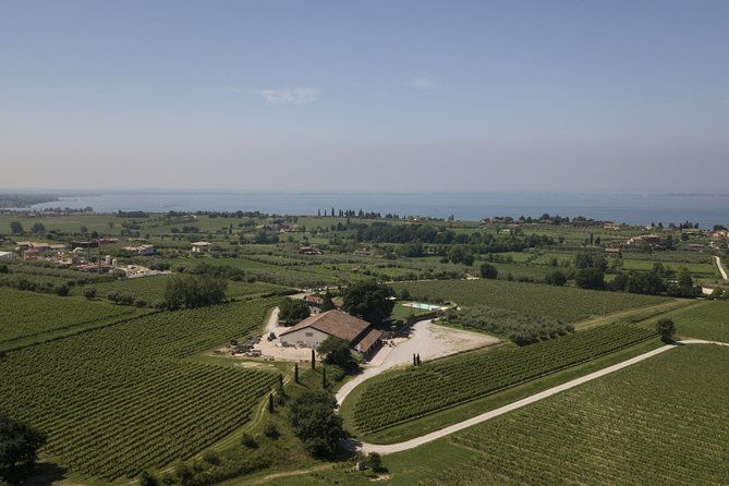 visit-and-wine-tasting-at-tenuta-la-ca