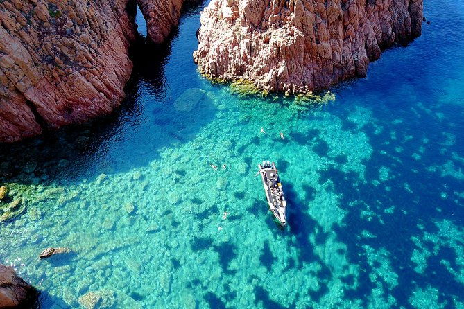 visit-scandola-the-creeks-of-piana-by-boat
