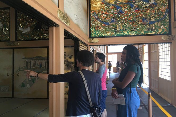 walking-small-group-nagoya-city-tour