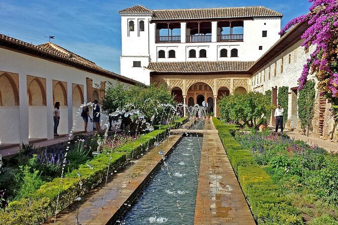 walking-tour-in-alhambra-nasrid-palaces-and-generalife