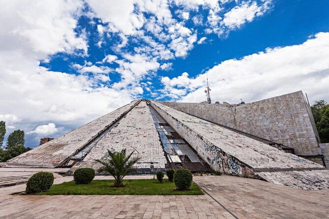walking-tour-of-tirana