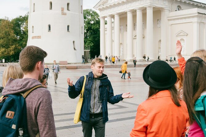 walking-tour-of-vilnius-old-town-with-snacks