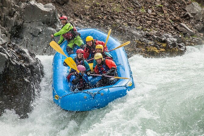 white-water-rafting-day-trip-from-hafgrimsstadir-grade-4-rafting-on-the-east-glacial-river