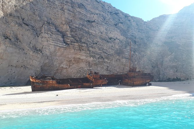 zakynthos-small-group-tour-shipwreck-bay-blue-caves-by-land-sea
