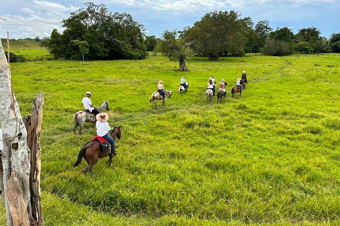 1-day-horseback-riding-at-a-real-ranch-from-medellin