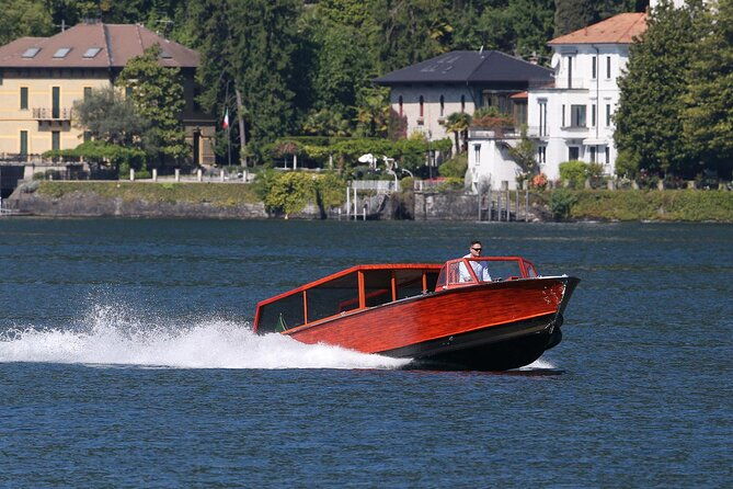 1-hour-private-wooden-boat-tour-on-lake-como-10-pax