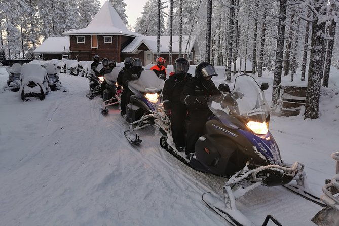 1-hour-snowmobile-safari-experience