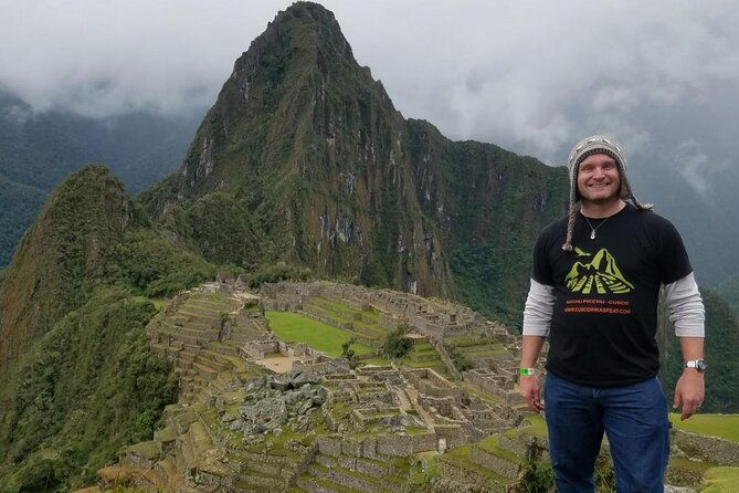 02-days-machu-picchu-relaxing-by-train-01-night-hotel