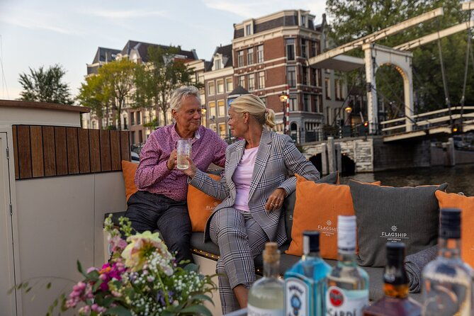 1-hour-canal-cruise-in-the-evening