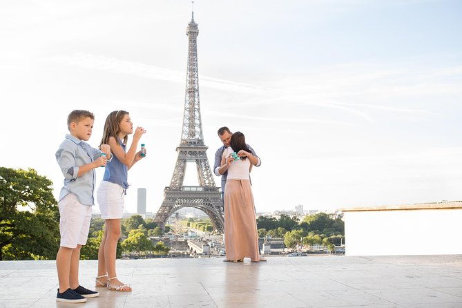 1-hour-photoshoot-at-the-eiffel-tower-trocadero-paris-2