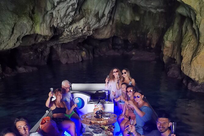 1-hour-sea-caves-and-boat-tour-in-ortigia-syracuse-2