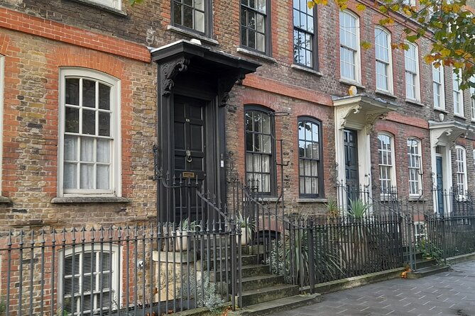 2-hour-walking-tour-women-of-whitechapel-4