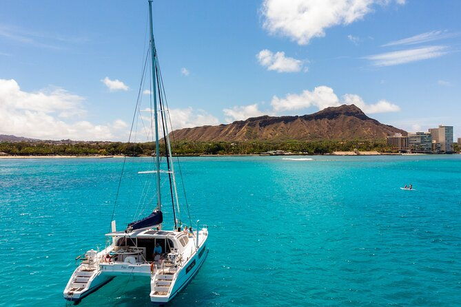 2hr-luxury-private-sailing-catamaran-in-waikiki-for-1-6-people