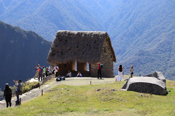 4-day-cusco-sacred-valley-machupicchu-and-rainbow-mountain-tour