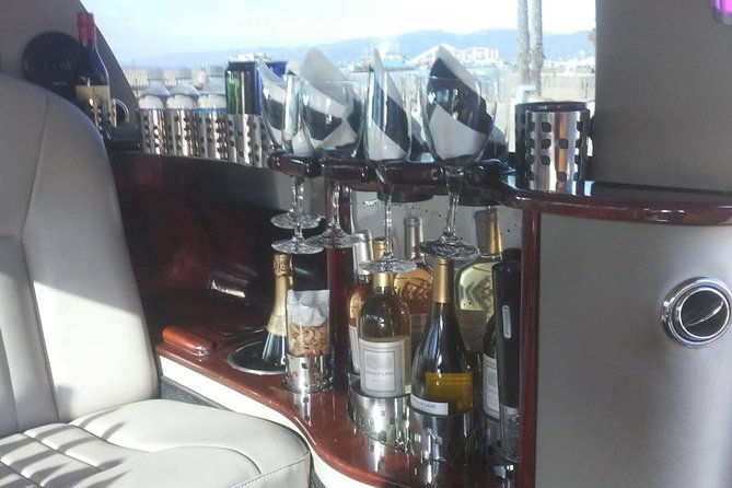 4-hour-private-limo-tour-of-los-angeles-by-a-tv-personality-with-free-drinks