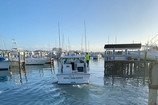 4-hours-38ft-reel-dreams-private-charter-in-nassau