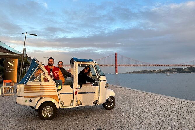 4-hours-private-tour-of-lisbon-in-tuk-tuk