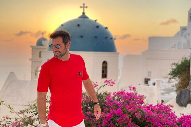 4-hrs-private-island-tour-and-photos-oia-and-blue-domes-n-beach