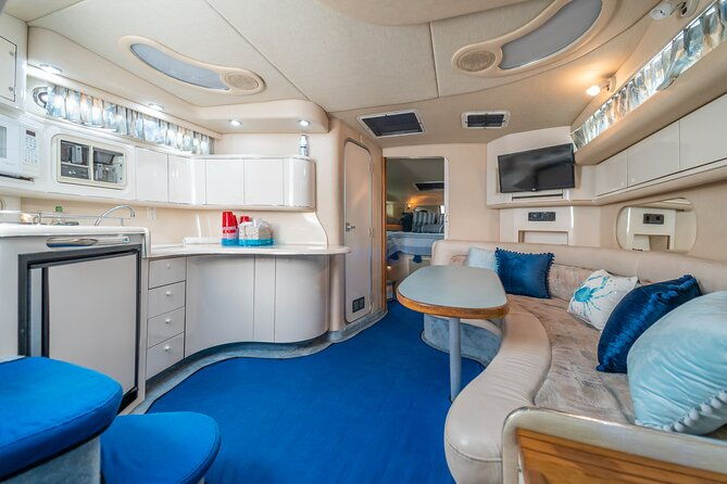 40-miami-yacht-rental-up-to-13-persons