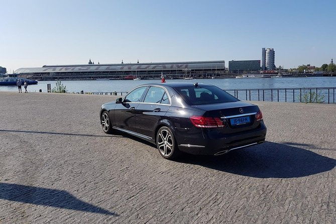 amsterdam-schiphol-airport-private-pickup-high-service-comfort